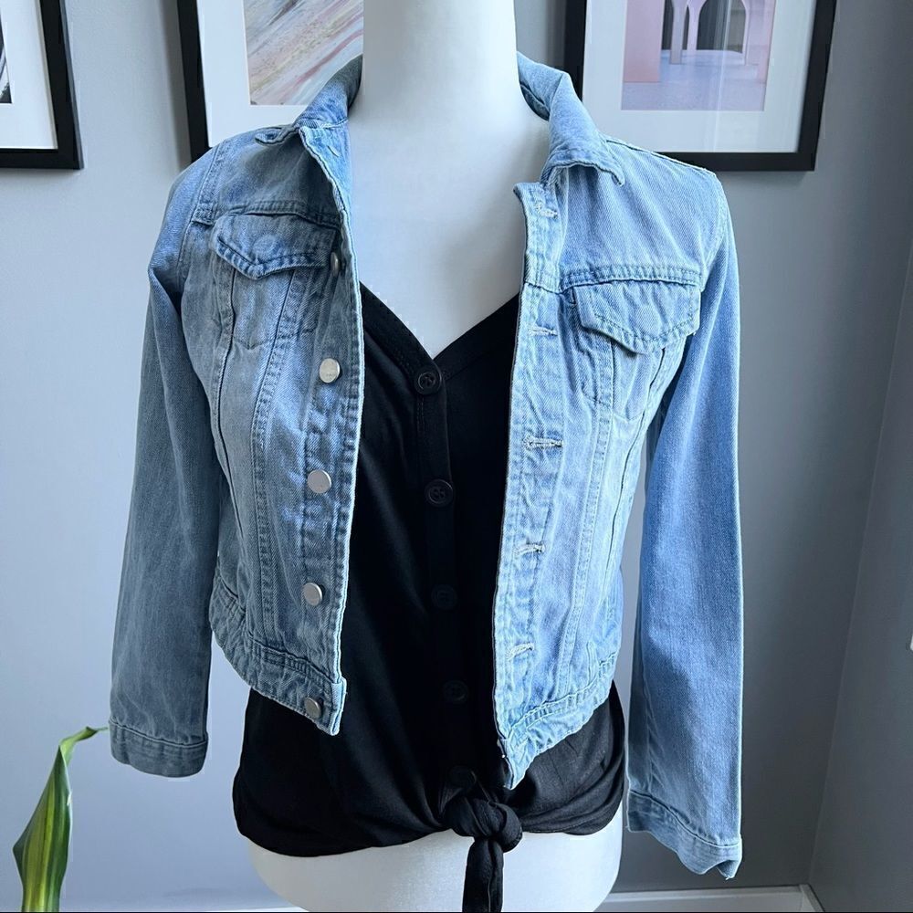 Tractr Jean Jacket Cropped Denim Size Medium Light Blue Wash